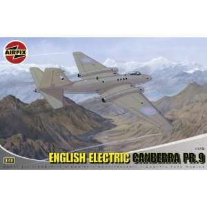  Airfix A10103 1:48 Scale English Electric Canberra PR.9 Military 