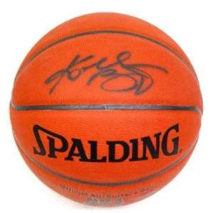  Kobe Bryant Signed Basketball   Spalding Psa dna #1a61576 