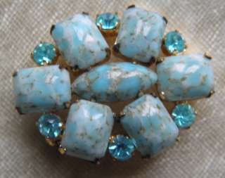 Belle broche forme ovale pierres turquoise plaqué or  