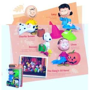  Charlie Brown: The Great Pumpkin Action Figures Case of 