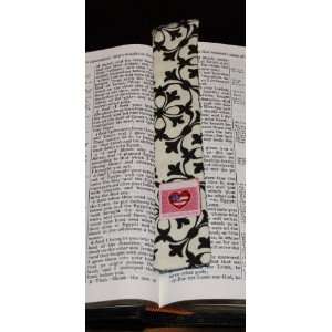  COURTYARD TOPIARY BOOKMARK BY CHRISTIAN CHICKS Office 