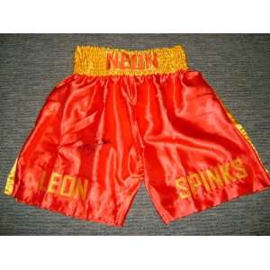  LEON SPINKS AUTOGRAPHED BOXING TRUNKS W/PROOF ALI Sports 