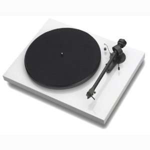  Pro Ject Debut III Turntable   White: MP3 Players 