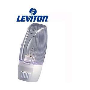  Leviton 48566 W Manual On/Off Switch Night Light   White 