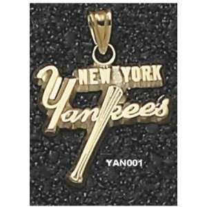 14Kt Gold New York Yankees W/ Bat 