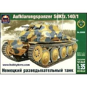  SdKfz 140/1 WWII German Recon Tank 1 35 Ark: Toys & Games