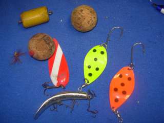 OLD VINTAGE AND ANTIQUE FISHING LURES +OTHER LOT 7  