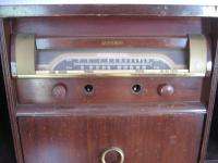 Vintage Westinghouse Rainbow Tone Console Tube Radio  