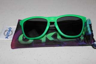   See More Details about  Oakley Frogskins Sunglasses Return to top