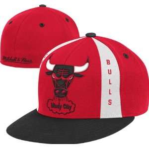   Bulls Mitchell & Ness 2 Tone Panel Down Fitted Hat