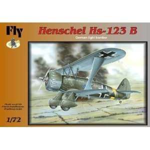   72 Henschel Hs123B German BiPlane Light Bomber Kit: Toys & Games