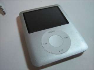 S24) Silver Apple 4GB Video iPod Nano A1236 3rd Generation MP3 