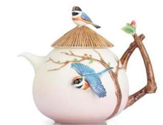   Porcelain Black Throated Passerine Bird Teapot NIB FZ02745  