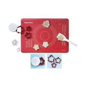  Tupperware Holiday Cookie Cutters & Lifter Everything 