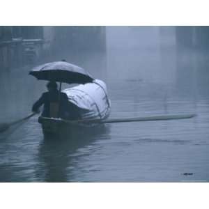  Man Rowing His Bamboo Boat in a Snow Storm, Shaoxing 
