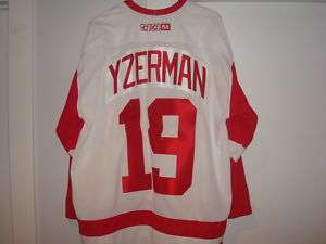 Steve Yzerman Detroit Red Wings AUTOGRAPH JERSEY HOF  